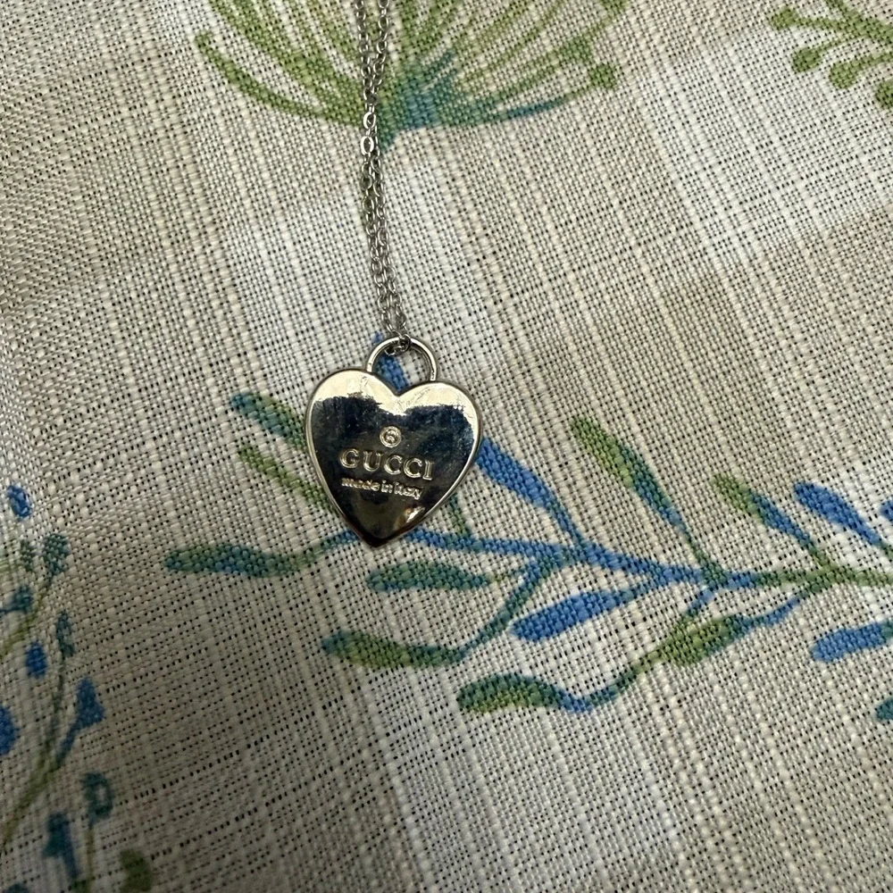 Gucci Silver Heart Necklace - Picture 1 of 1